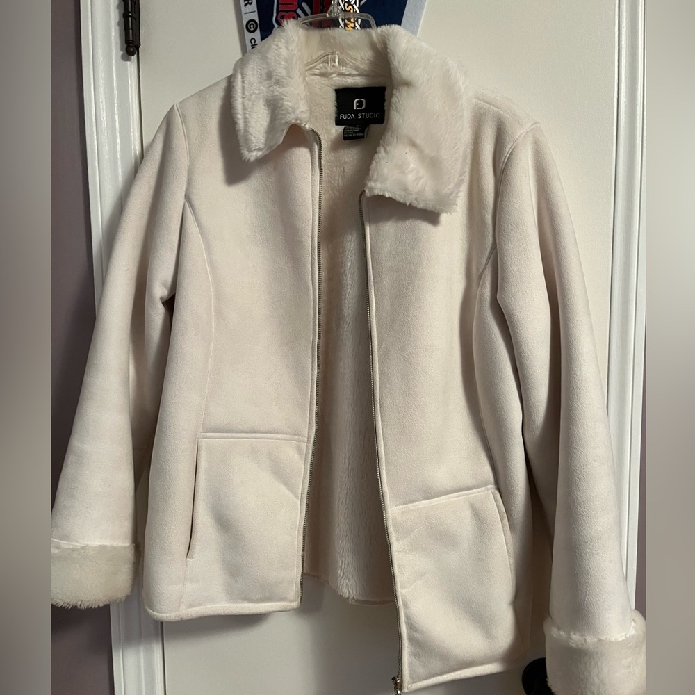 Like new faux shearling winter white women’s coat
